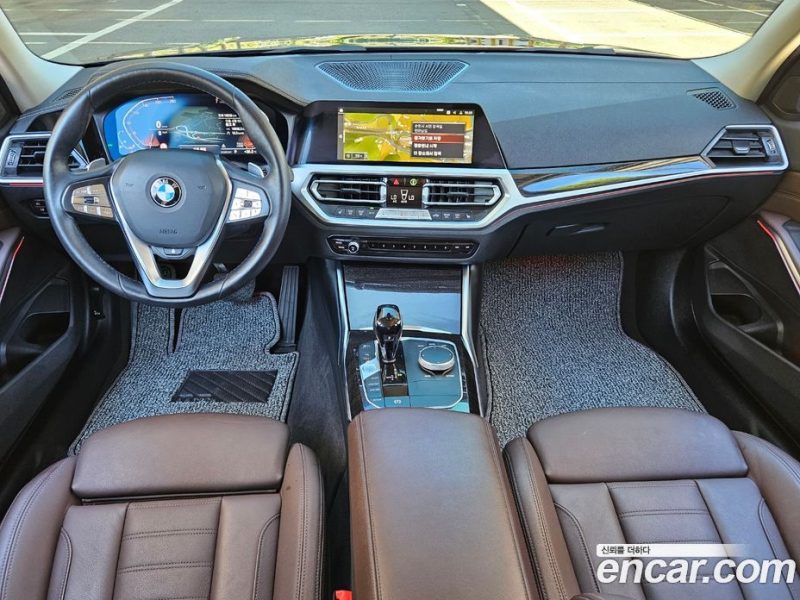 BMW 3-Series i320 Luxury