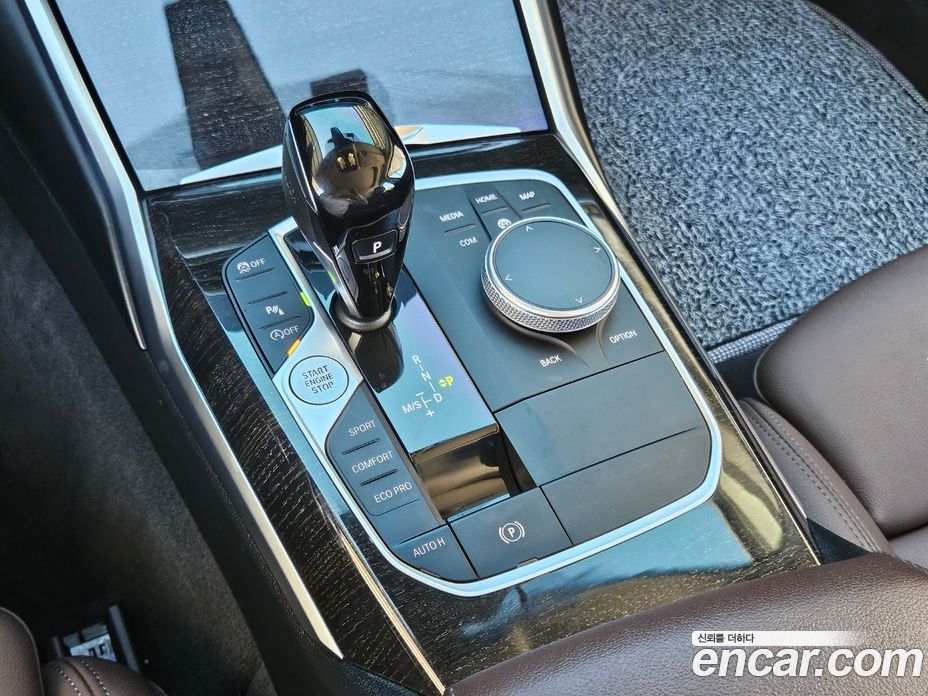 BMW 3-Series i320 Luxury