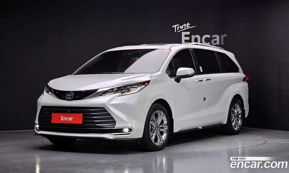 Toyota Sienna 2.5 Hybrid 2WD