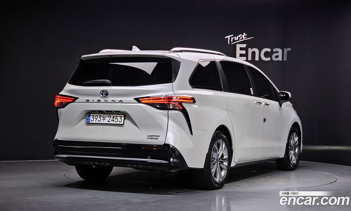Toyota Sienna 2.5 Hybrid 2WD