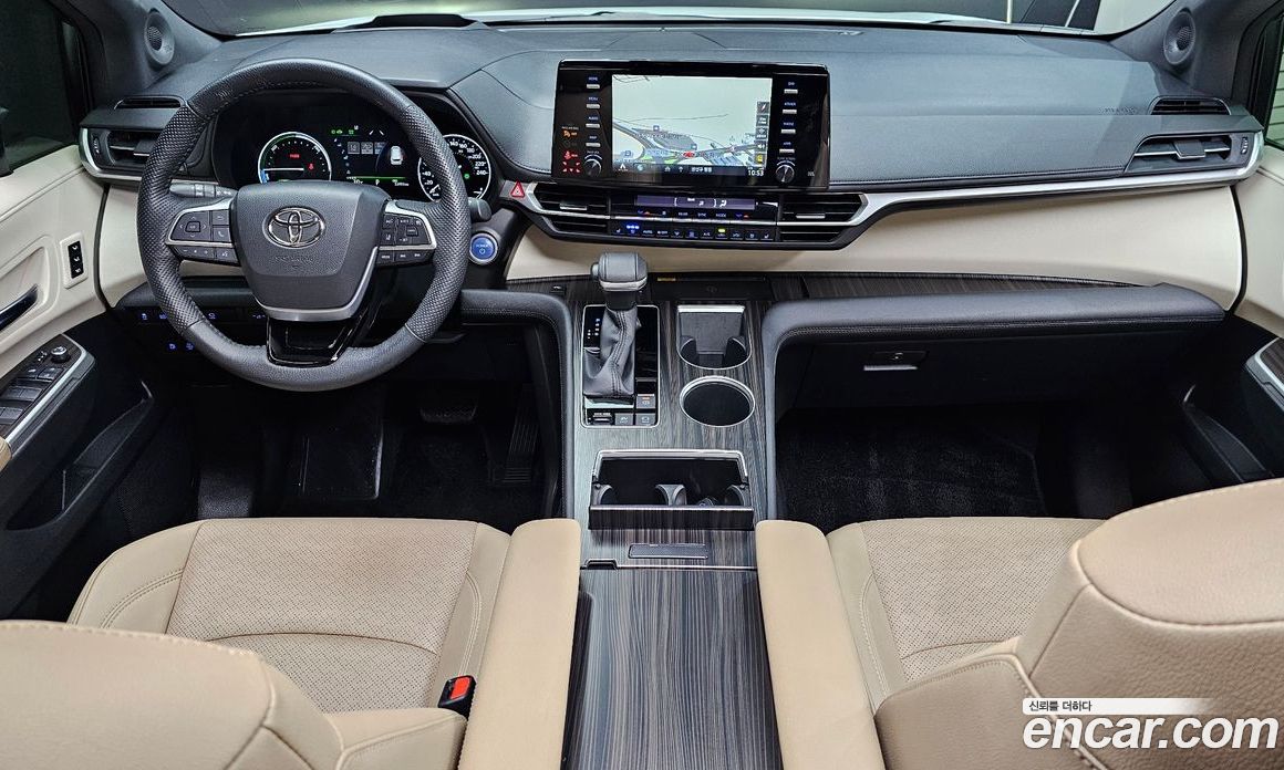 Toyota Sienna 2.5 Hybrid 2WD