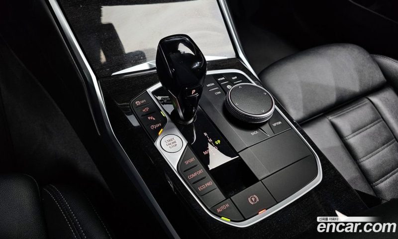 BMW 3-Series i320 Luxury