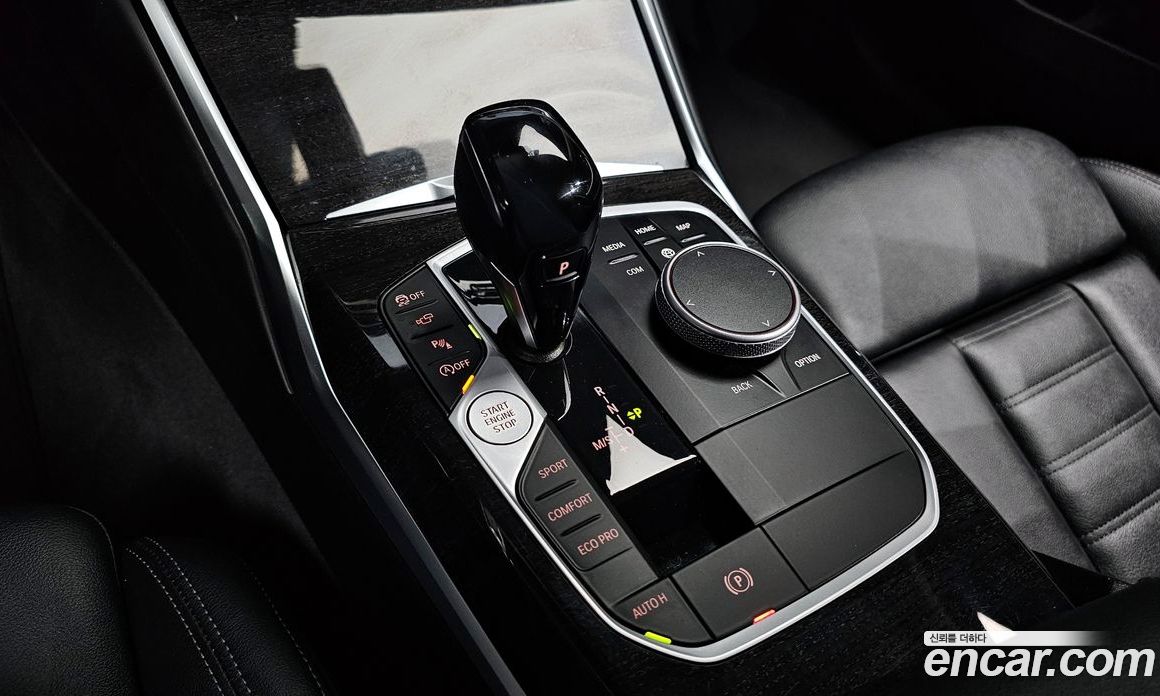 BMW 3-Series i320 Luxury