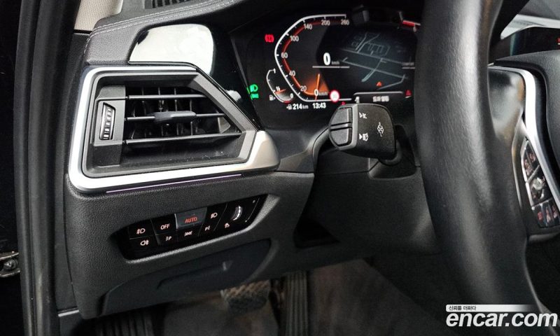 BMW 3-Series i320 Luxury