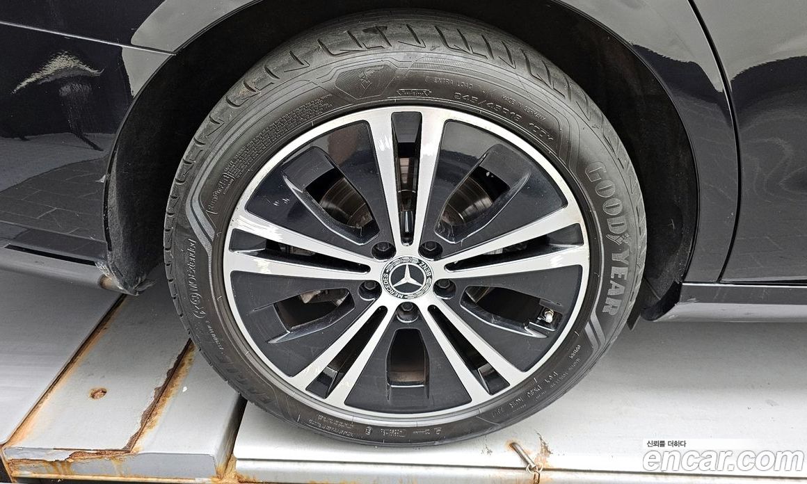 Mercedes Benz E-Class E250 Avantgarde
