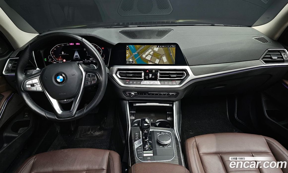 BMW 3-Series i320 Luxury