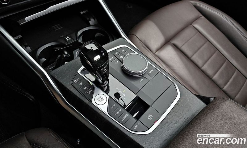 BMW 3-Series i320 Luxury
