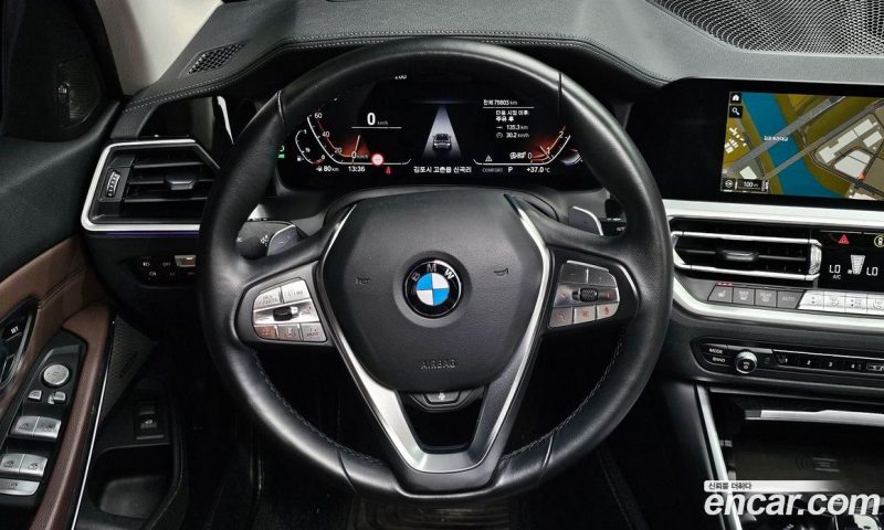 BMW 3-Series i320 Luxury