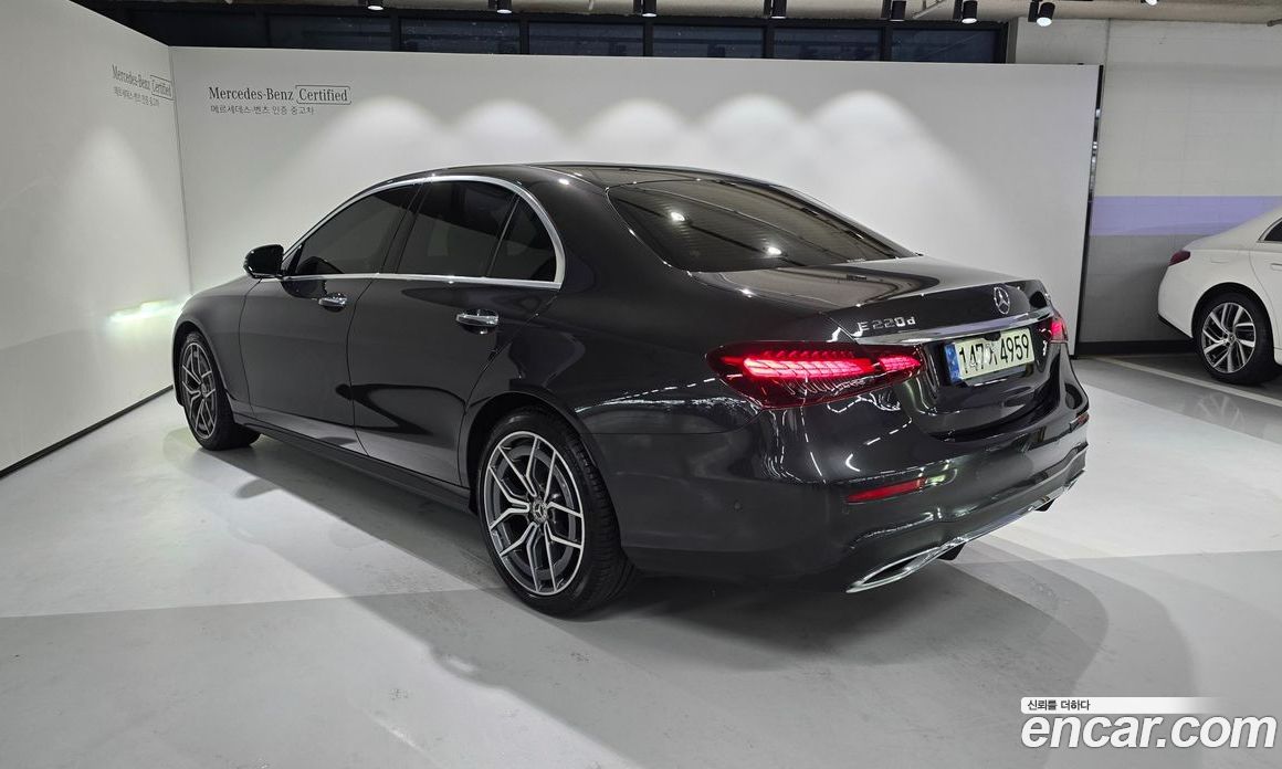Mercedes Benz E-Class E220d 4MATIC AMG Line
