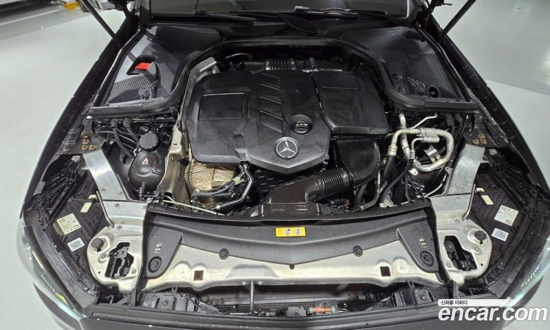 Mercedes Benz E-Class E220d 4MATIC AMG Line