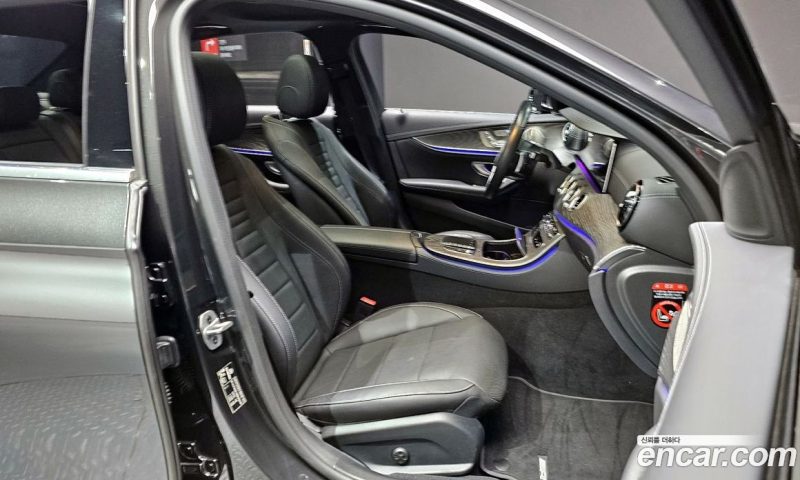 Mercedes Benz E-Class E350 4MATIC AMG Line