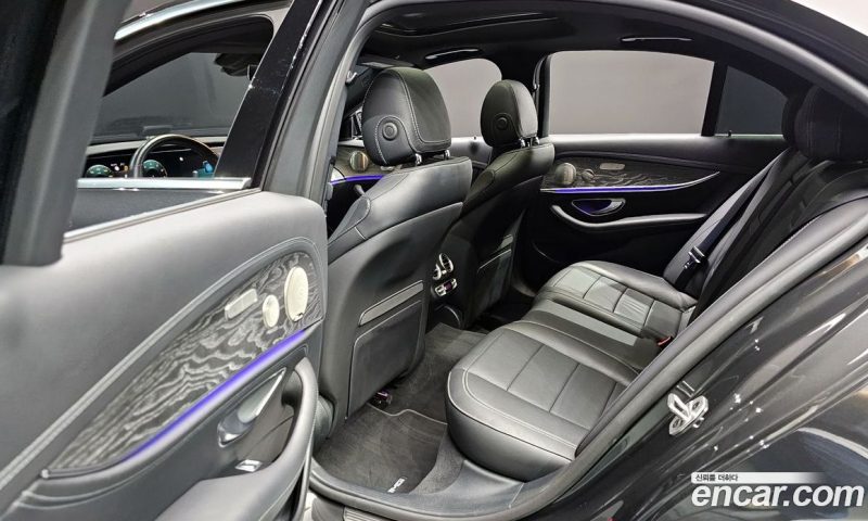 Mercedes Benz E-Class E350 4MATIC AMG Line