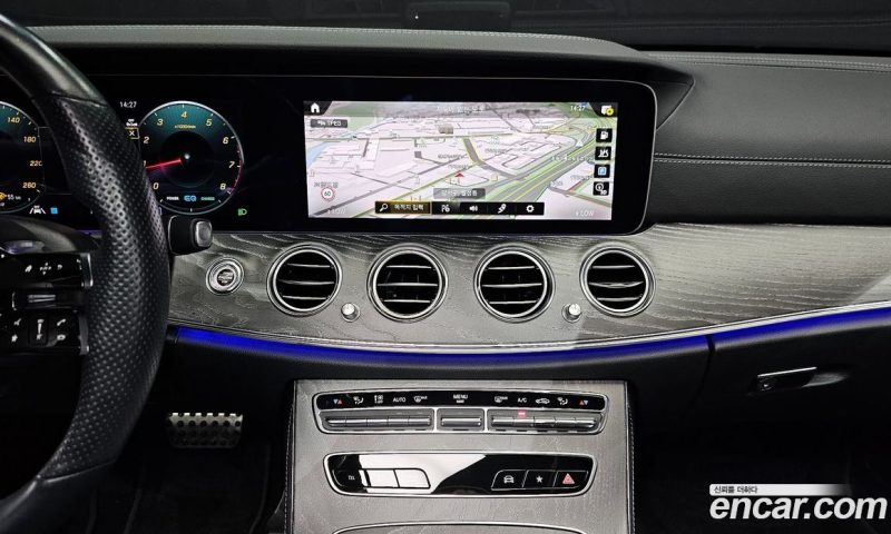 Mercedes Benz E-Class E350 4MATIC AMG Line