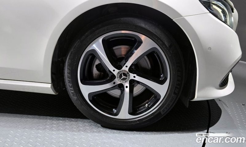 Mercedes Benz E-Class E250 Avantgarde