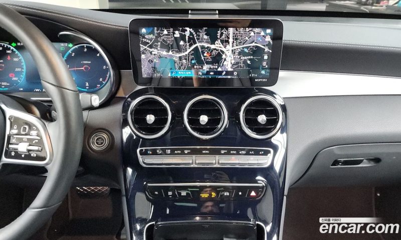 Mercedes Benz GLC-Class GLC220 D 4MATIC