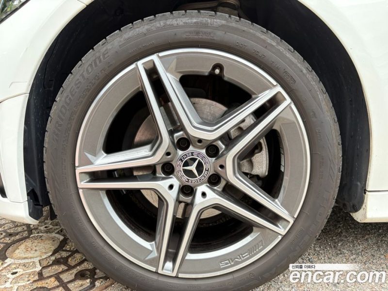 Mercedes Benz C-Class C200 AMG Line