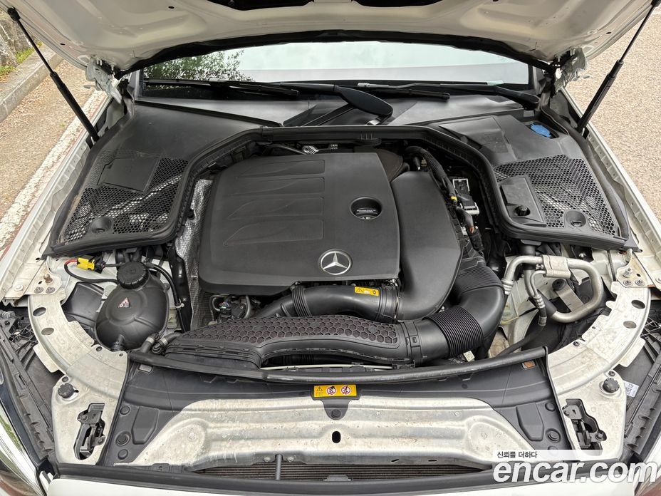 Mercedes Benz C-Class C200 AMG Line
