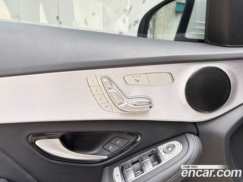 Mercedes Benz C-Class C200 AMG Line