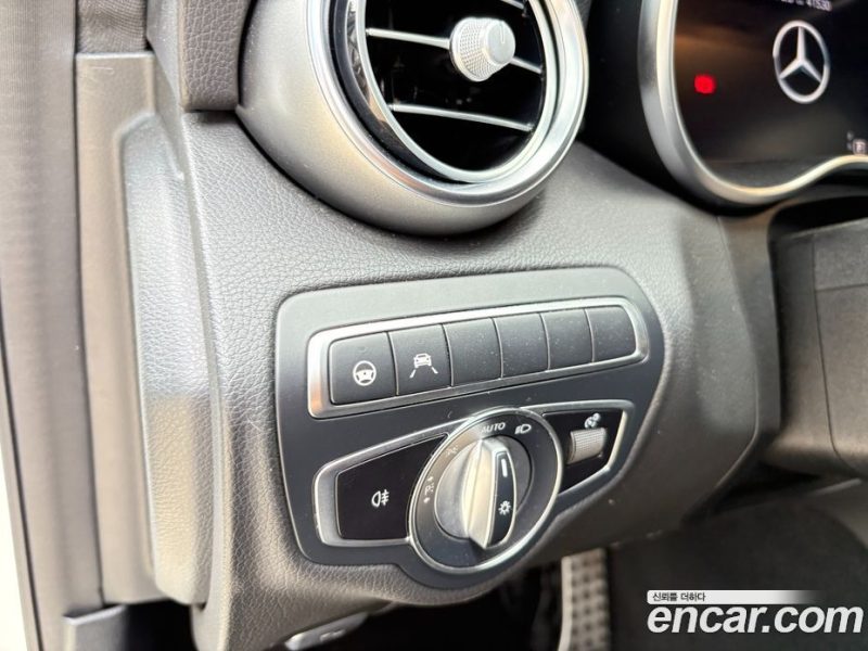 Mercedes Benz C-Class C200 AMG Line