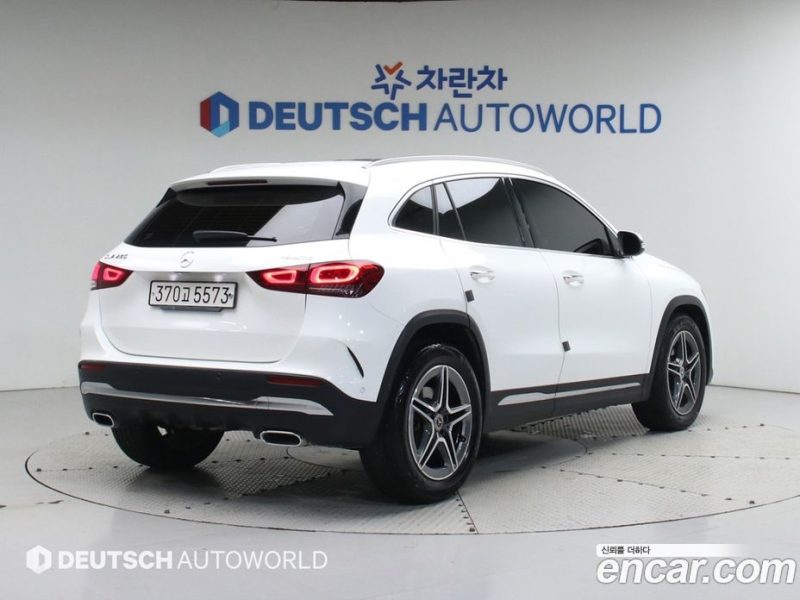Mercedes Benz GLA-Class GLA250 4MATIC