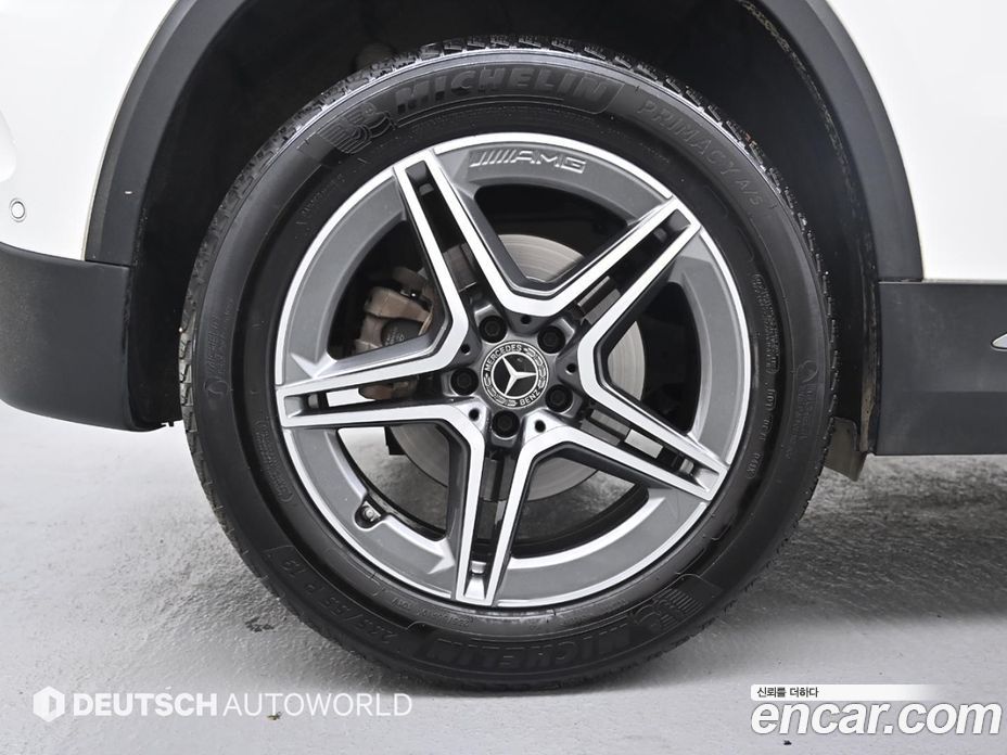 Mercedes Benz GLA-Class GLA250 4MATIC