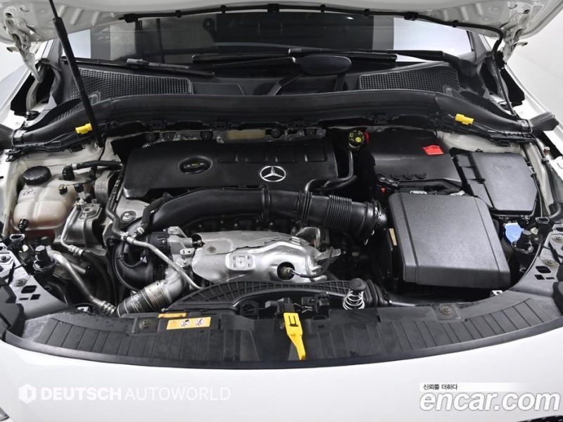 Mercedes Benz GLA-Class GLA250 4MATIC