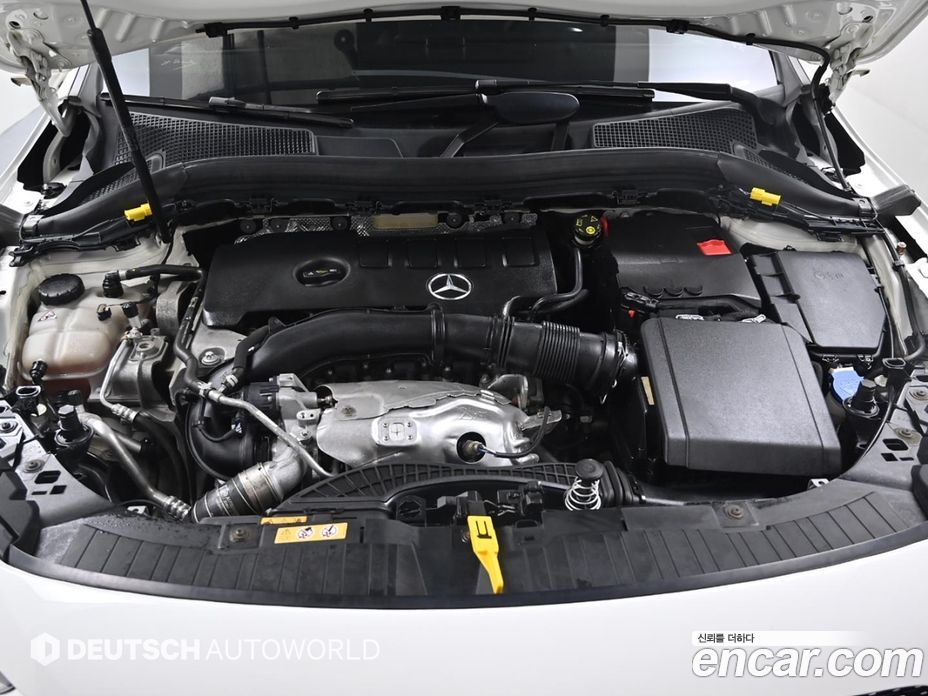 Mercedes Benz GLA-Class GLA250 4MATIC