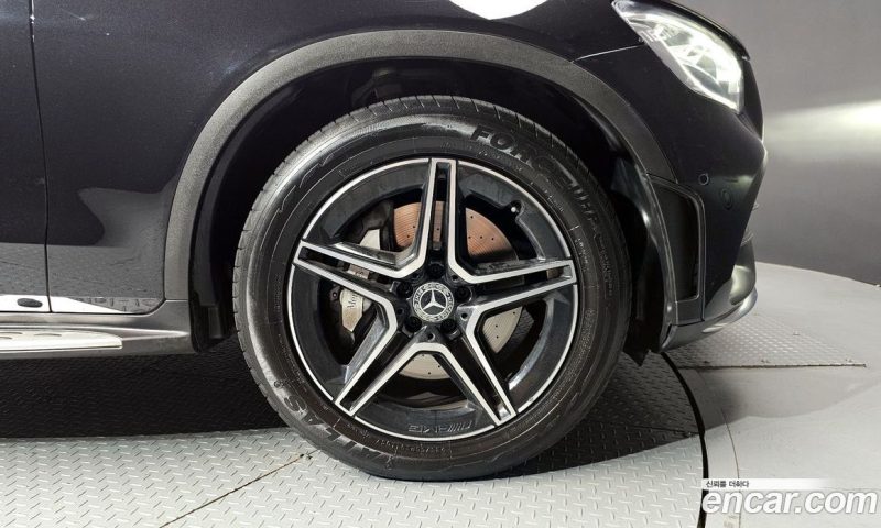 Mercedes Benz GLC-Class GCL300 4MATIC Coupe