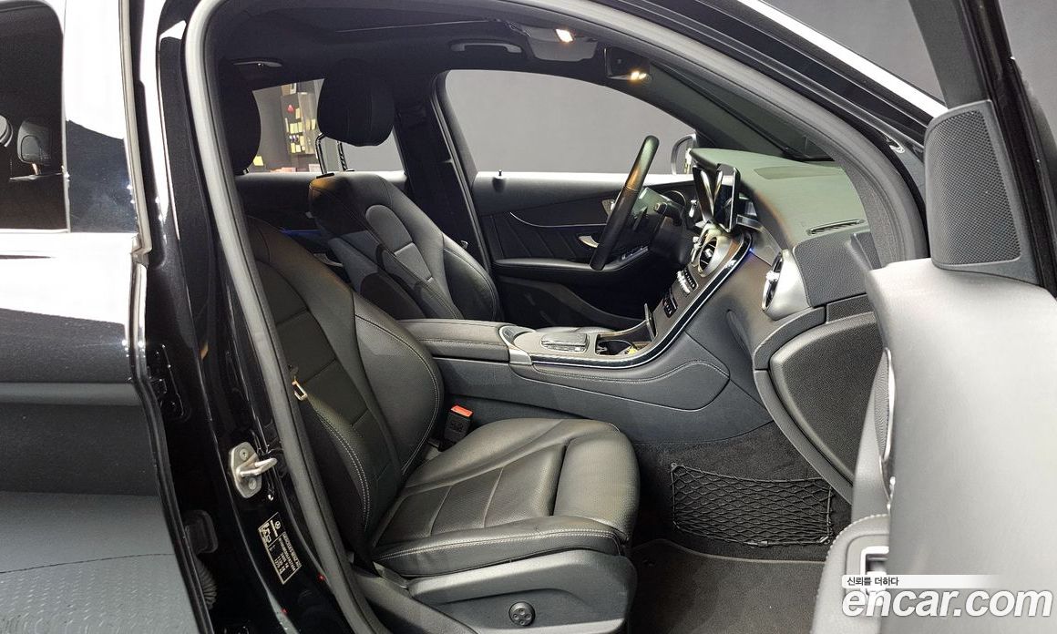 Mercedes Benz GLC-Class GCL300 4MATIC Coupe