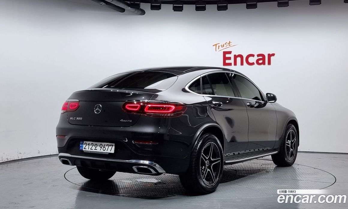 Mercedes Benz GLC-Class GCL300 4MATIC Coupe