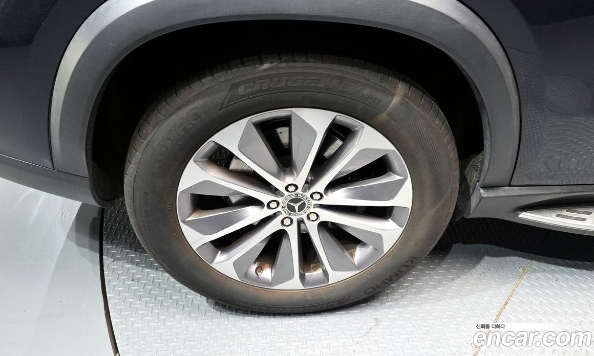 Mercedes Benz GLE-Class GLE300d 4MATIC