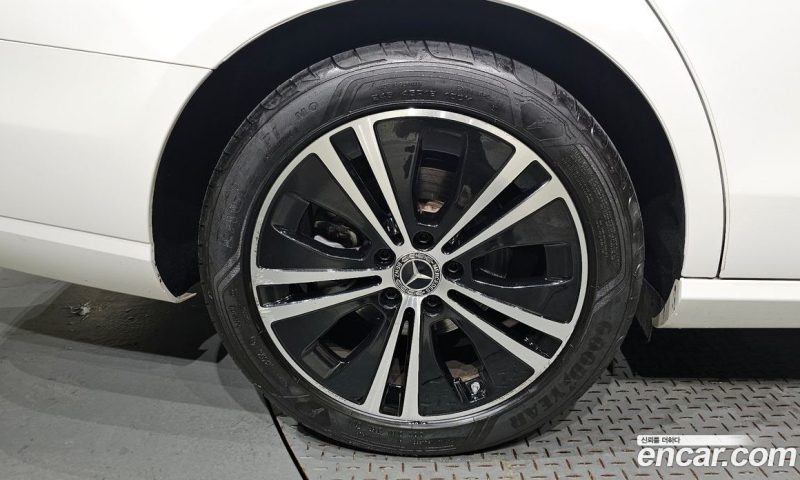 Mercedes Benz E-Class E250 Avantgarde