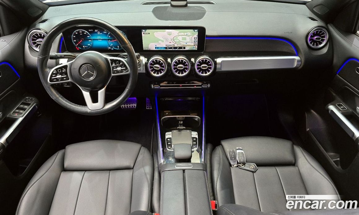 Mercedes Benz GLB-Class GLB220
