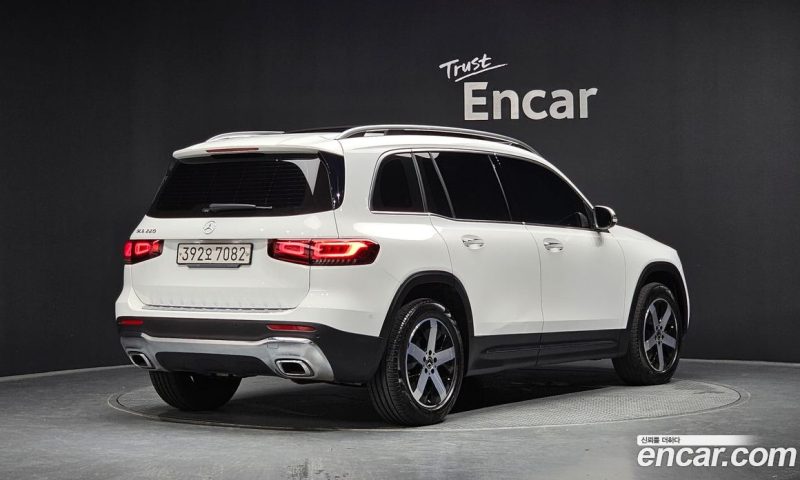 Mercedes Benz GLB-Class GLB220