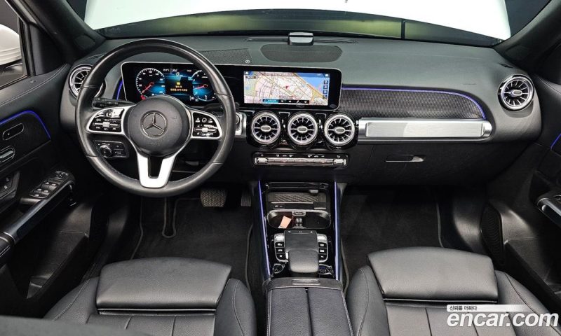 Mercedes Benz GLB-Class GLB220