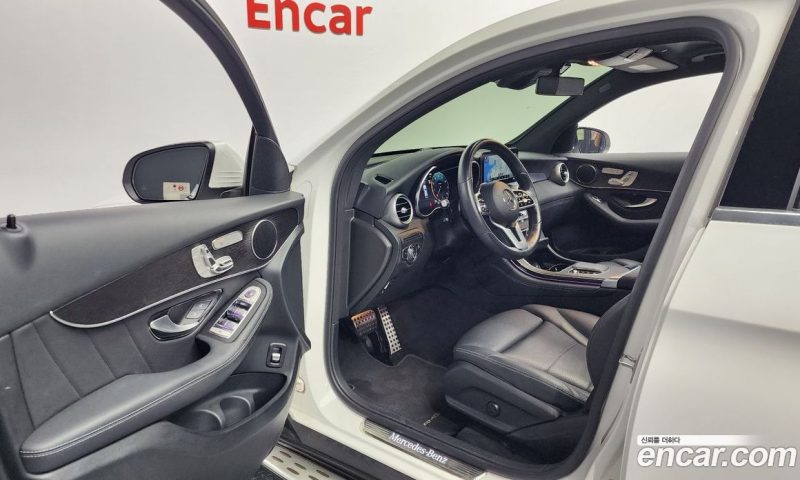 Mercedes Benz GLC-Class GCL300 4MATIC Coupe