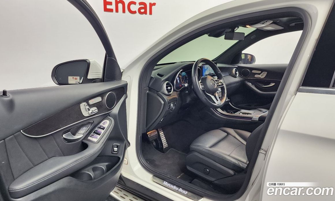 Mercedes Benz GLC-Class GCL300 4MATIC Coupe