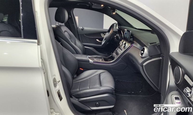 Mercedes Benz GLC-Class GCL300 4MATIC Coupe