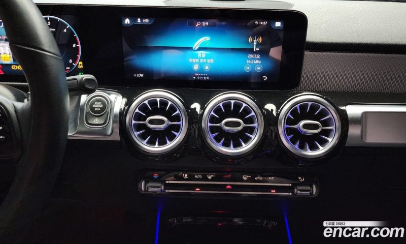 Mercedes Benz GLB-Class GLB200 D