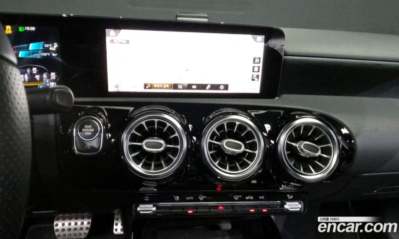Mercedes Benz A-Class AMG A35 4MATIC Sedan