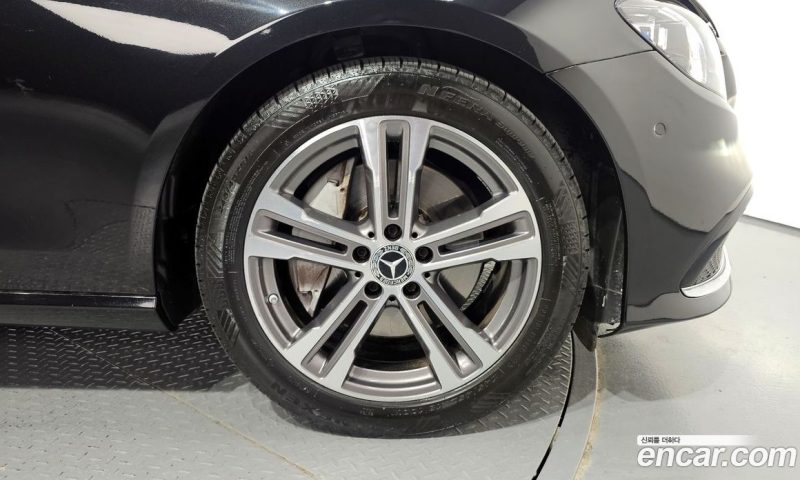 Mercedes Benz E-Class E350 4MATIC Avantgarde
