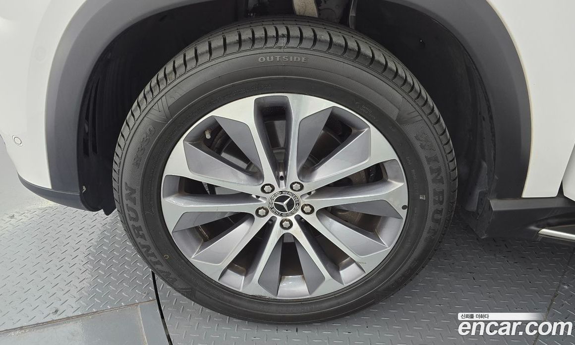 Mercedes Benz GLE-Class GLE300d 4MATIC