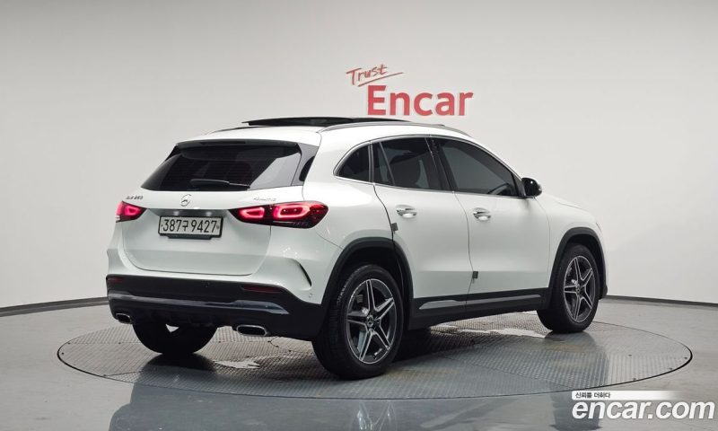 Mercedes Benz GLA-Class GLA250 4MATIC