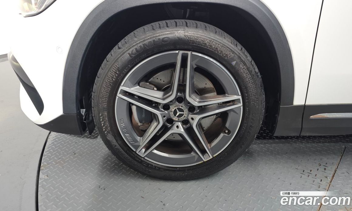 Mercedes Benz GLA-Class GLA250 4MATIC