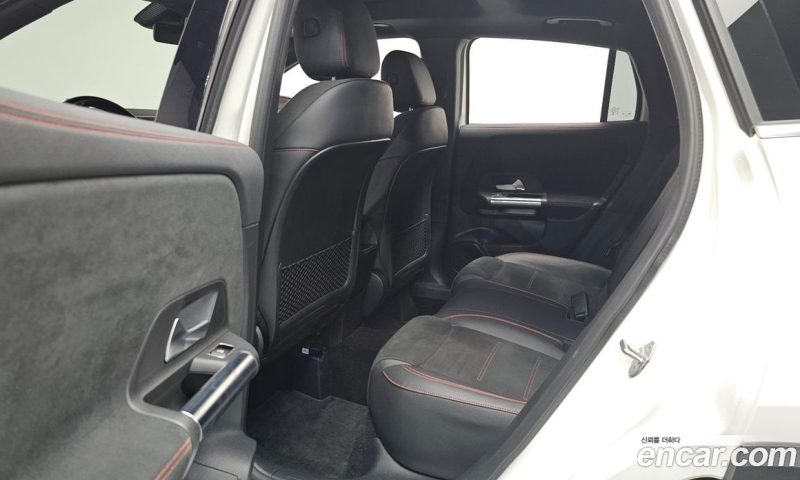 Mercedes Benz GLA-Class GLA250 4MATIC
