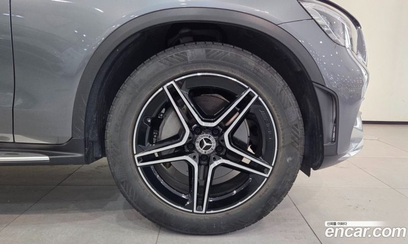 Mercedes Benz GLC-Class GCL300 4MATIC Coupe