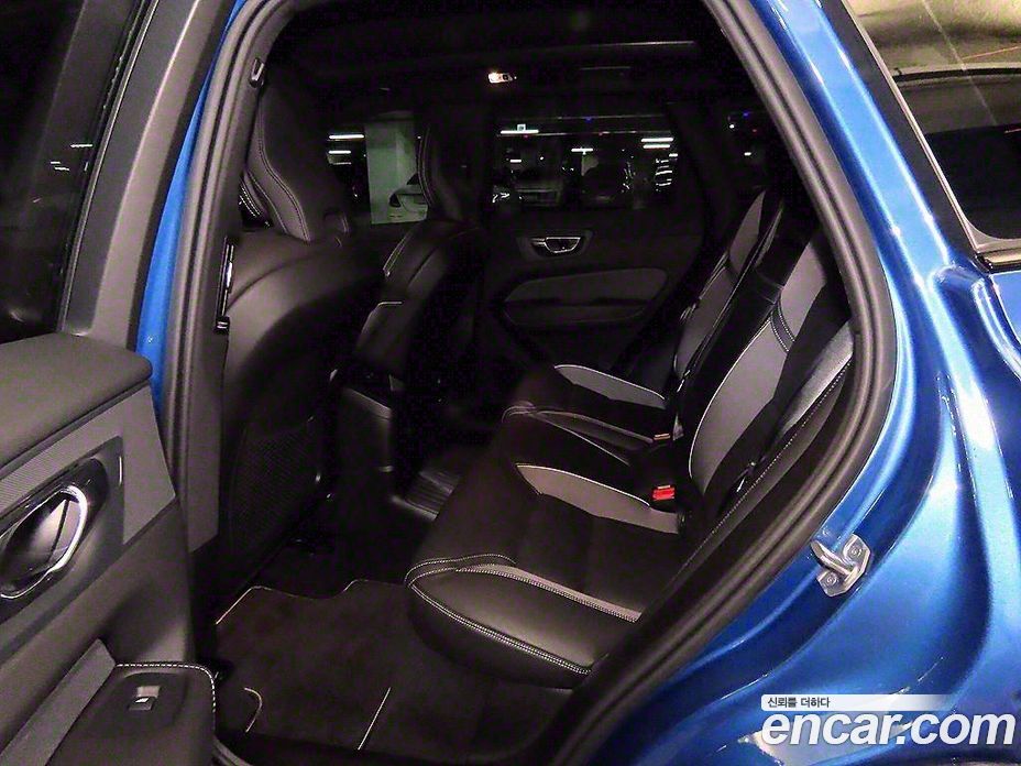 Volvo XC60 T8 R-Design