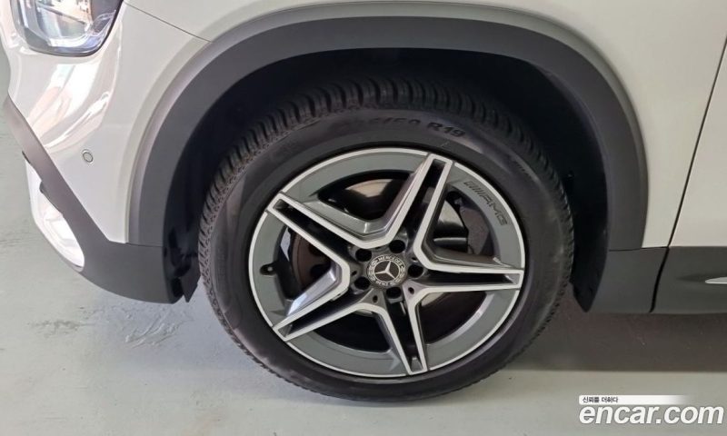 Mercedes Benz GLB-Class GLB250 4MATIC