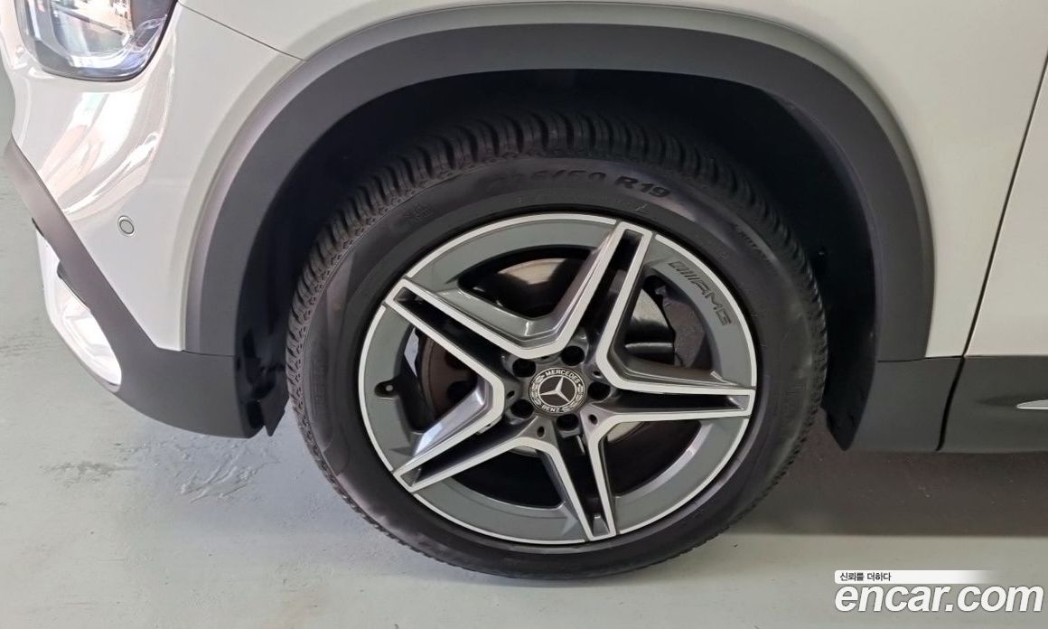 Mercedes Benz GLB-Class GLB250 4MATIC