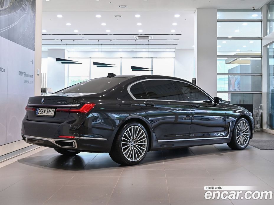 BMW 7-Series 740Li xDrive Design Pure Excellence